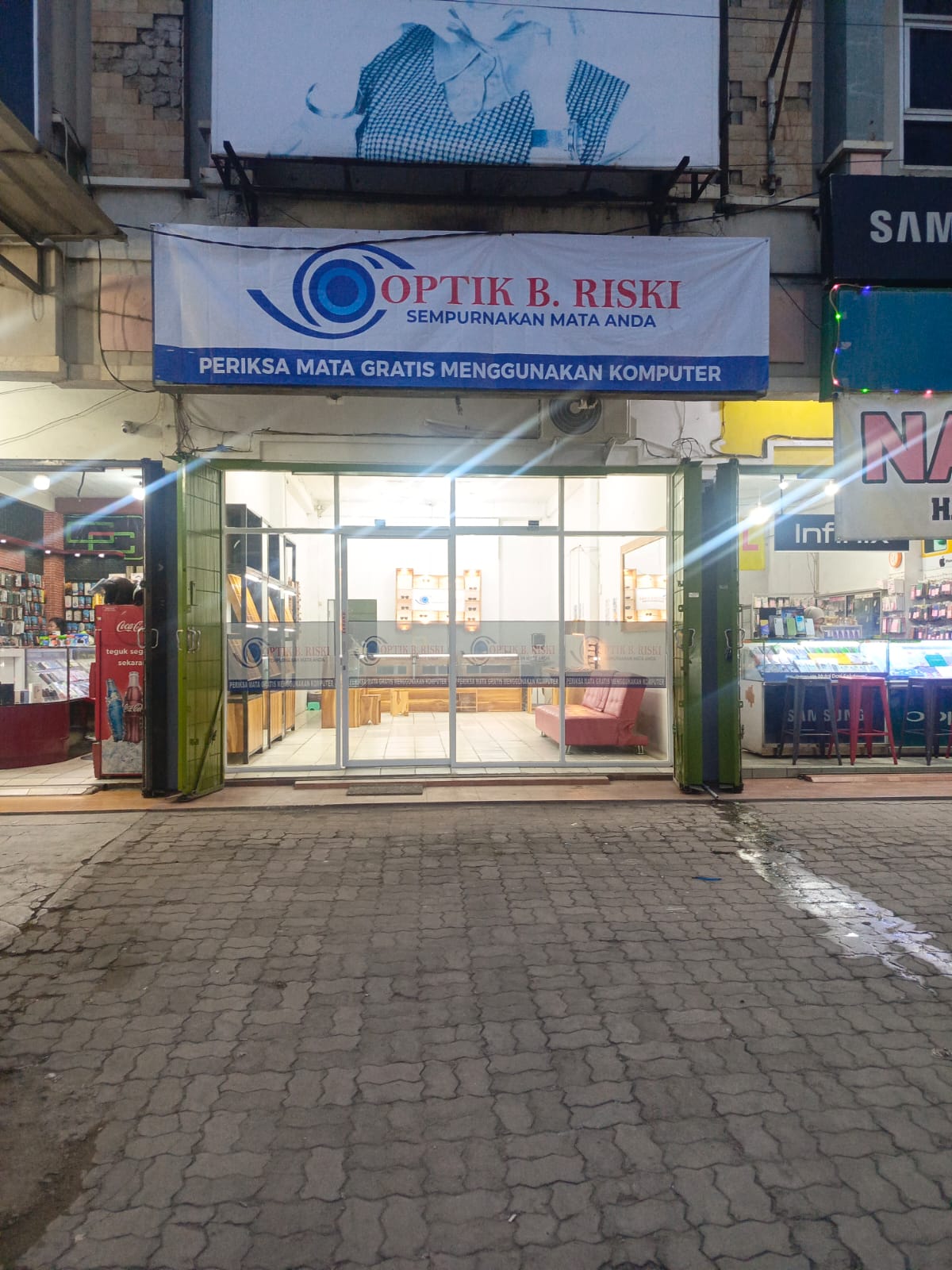 Optik B. Riski PRINGSEWU
